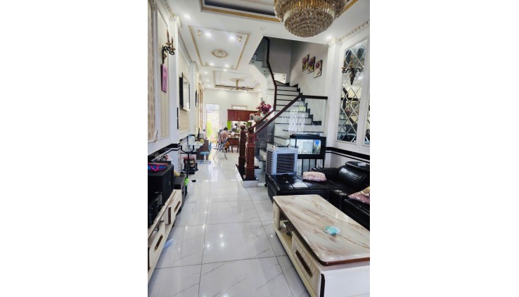 Bán Nhà Đường Linh Đông, 3 Tầng Chỉ 8,2 Tỷ, Gần Phạm Văn Đồng, Đường 12m Siê Đẹp